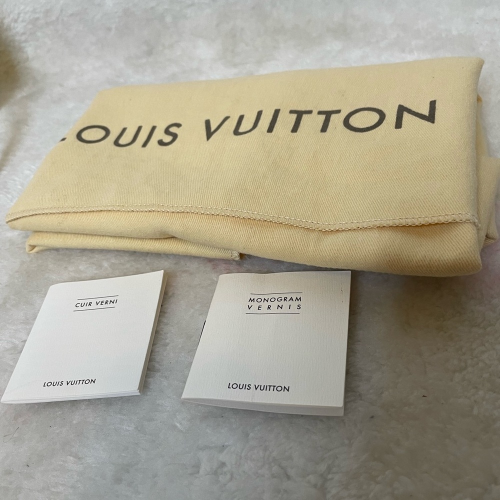 Louis Vuitton Cream and Tan Vernis - Picture 6 of 10
